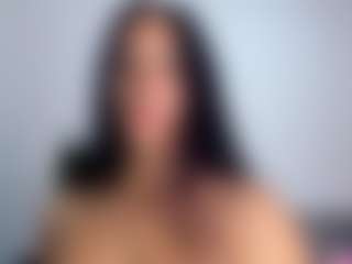 Live cam show with April Adamson - Gamer Mature on sexylive.show
