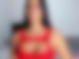 Live cam show with April Adamson - Latina MILF on CamSodaAdn | colombia