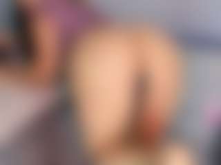 Live cam show with April Adamson - BBW Fetish on Uber Horny