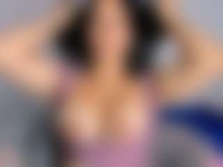 Live cam show with April Adamson - Curvy MILF on Camversity