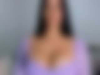 Live cam show with April Adamson - Amateur on CamwithHer