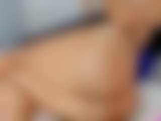 Live cam show with April Adamson - Granny Dildo on Camsoda