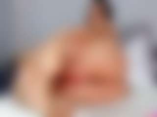 Live cam show with April Adamson - Strip on Camsoda