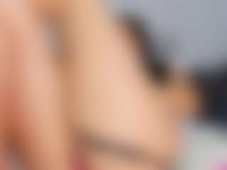 Live cam show with April Adamson - Brown Eyes on Camiplay Live