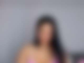 Live cam show with April Adamson - Brown Eyes MILF on Camiplay Live