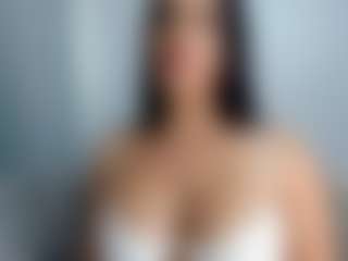 Live cam show with April Adamson - Mature on Camsoda