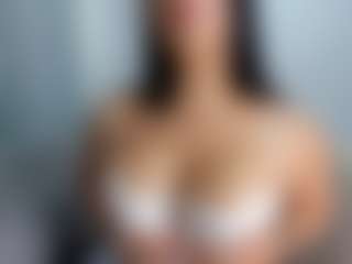 Live cam show with April Adamson - Blowjob on Camsoda