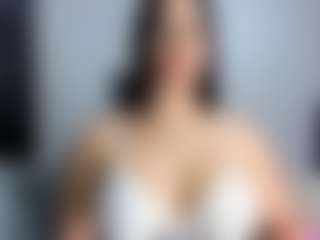 Live cam show with April Adamson - BBW MILF on Dare Cams