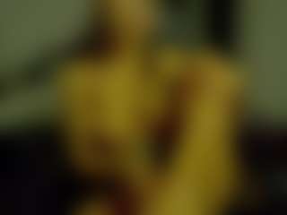 Live cam show with dedesibel1 - MILF on Hubzter Live