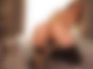 eseniyalove's Live Sex Cam Show