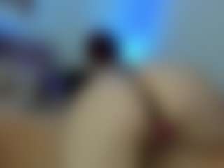 Live cam show with cynthiaa - Toys on crypto-cams