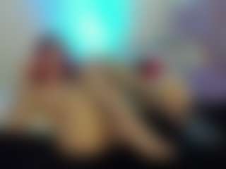 Live cam show with cynthiaa - Gamer MILF on friskycurves.com