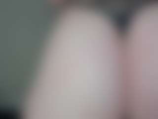 Live cam show with cynthiaa - Shaved Pussy on xheatlive.com