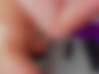Rainnbow_'s Live Sex Cam Show