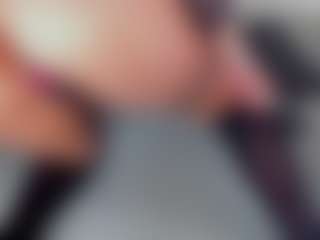 Rainnbow_'s Live Sex Cam Show