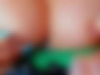 Rainnbow_'s Live Sex Cam Show