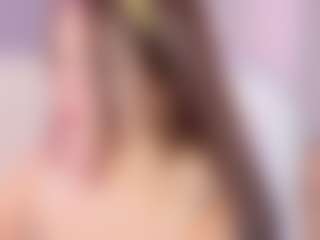 Live cam show with Blue-Hazel - Shaved Pussy on Uber Horny