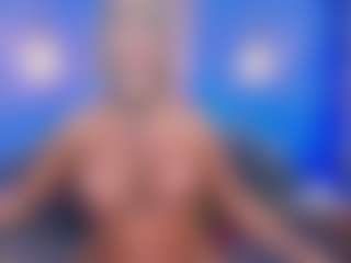 Live cam show with Christie Kroes - Toys on chickslive.net