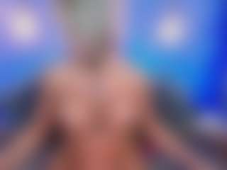 Live cam show with Christie Kroes - MILF on MyBangCams