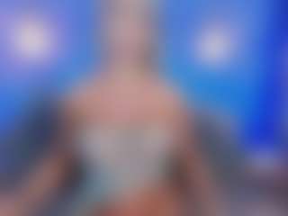 Live cam show with Christie Kroes - MILF on googirlz