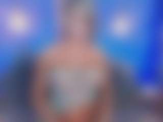 Live cam show with Christie Kroes - Athletic on boobsie.com