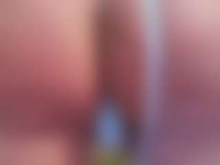Live cam show with Christie Kroes - Naked on Latina Girls