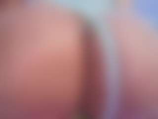 Live cam show with Christie Kroes - Mature on googirlz