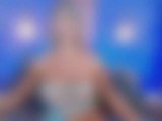 Live cam show with Christie Kroes - Dp on makecum.org
