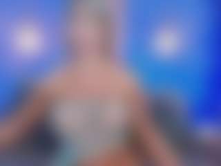 Live cam show with Christie Kroes - Outside on studioflirtlive.com