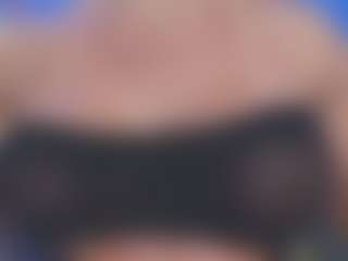 Live cam show with Christie Kroes - Middle Aged on TeamSkeetLive