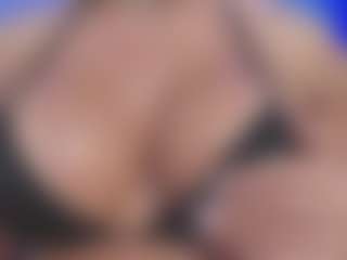 Live cam show with Christie Kroes - Bedroom Mature on sexytreat.net