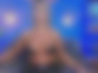 Live cam show with Christie Kroes - Public MILF on Chatstar