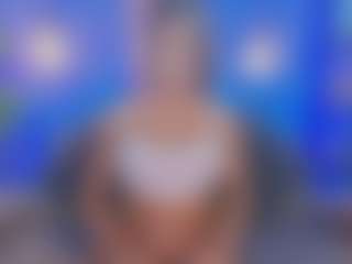 Live cam show with Christie Kroes - Nora on StripNow
