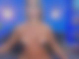 Live cam show with Christie Kroes - Outside on crypto-cams