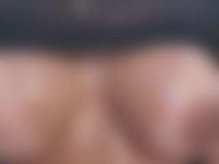 Modelka MILF Christie Kroes nadaje na żywo