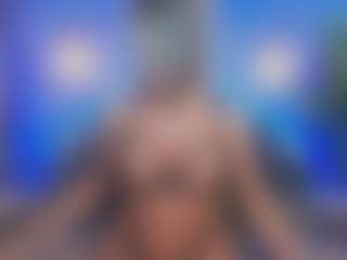 Live cam show with Christie Kroes - Public MILF on livesexfox.com
