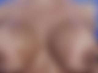 Live cam show with Christie Kroes - Athletic Amateur on Strip Flash - Live Sex Shows