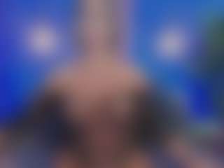 Live cam show with Christie Kroes - Oil on Camsoda