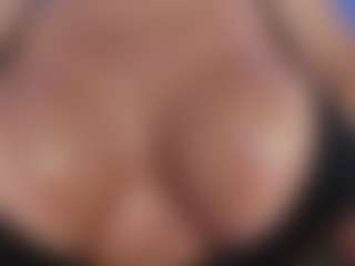 Live cam show with Christie Kroes - Blonde Hair HD on Mixed Magazine Live
