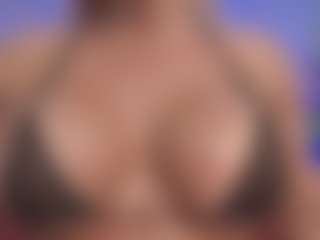 Live cam show with Christie Kroes - Athletic MILF on Soda Cam