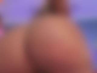 Live cam show with Christie Kroes - Dirty on Milfs Live