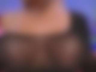 Live cam show with Christie Kroes - Athletic on friskycurves.com
