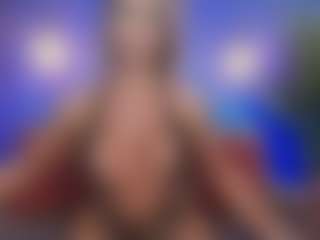 Live cam show with Christie Kroes - Middle Aged on Camsoda