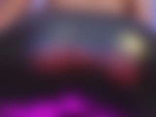 Live cam show with Christie Kroes - Middle Aged on CamSodaAdn
