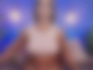 Live cam show with Christie Kroes - Strip MILF on Camsoda