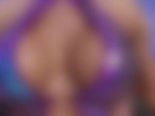 Live cam show with Christie Kroes - Middle Aged on xfollow cams