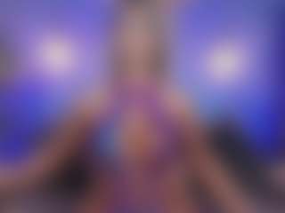 Live cam show with Christie Kroes - Middle Aged on MyBangCams