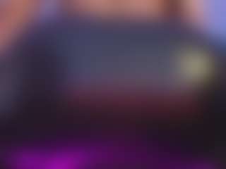 Live cam show with Christie Kroes - Gamer Mature on SmokeAndPoke
