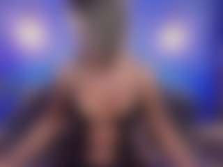 Live cam show with Christie Kroes - Mature on live18s.com