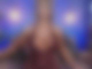 Live cam show with Christie Kroes - Oil on xxxlivecams.org